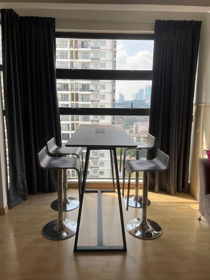 Private Jacuzzi Staycation At Kl City 152 Kuala Lumpur Bagian luar foto